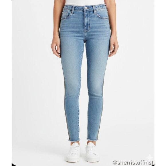 Like New Lucky Brand Mid Rise Skinny Jeans Light Wash Denim Frayed Hem 14 - Picture 10 of 10